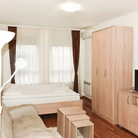 Biser 3 Apartment